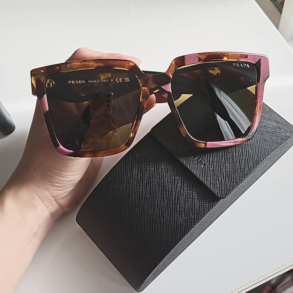 Prada Sunglasses PR24Z